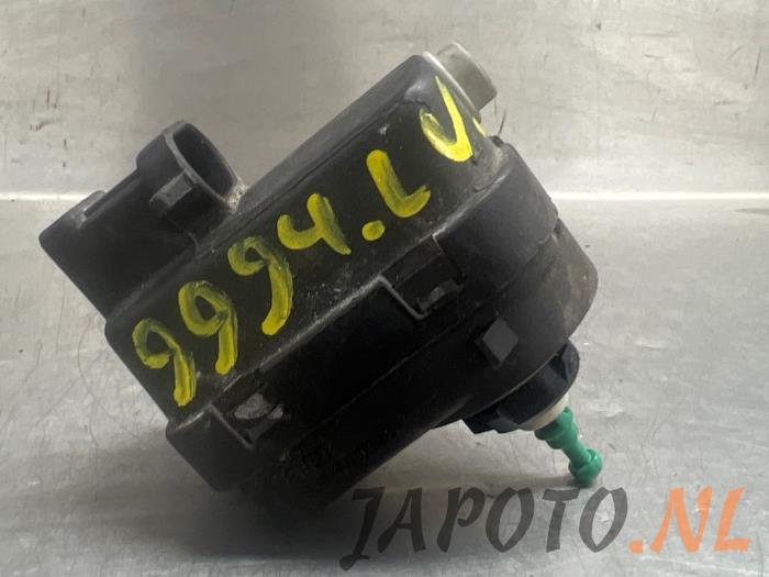 Używane Silnik reflektora Nissan Primastar 1.9 dCi 80 Cena € 18,38 Procedura marży oferowane przez Japoto Parts B.V.