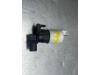 Windscreen washer pump from a Nissan Primastar, 2002 1.9 dCi 80, Delivery, Diesel, 1.870cc, 60kW (82pk), FWD, F9Q762, 2002-09 / 2006-08 2006