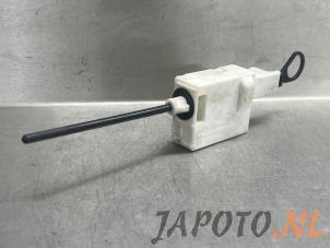 Used Tank flap lock motor Nissan Primastar 1.9 dCi 80 Price € 19,00 Margin scheme offered by Japoto Parts B.V.