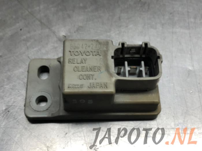 Begagnade Relä Lexus SC 430 4.3i 32V VVT-i Pris € 15,70 Marginaltabell erbjuds av Japoto Parts B.V.