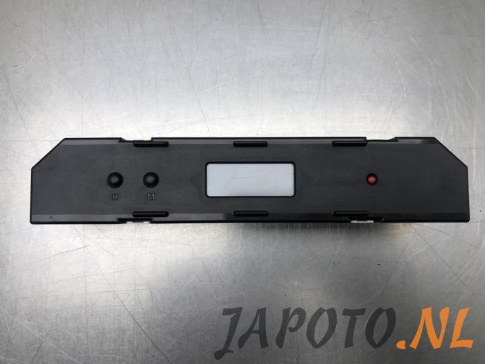 Używane Zegar Suzuki Swift (ZA/ZC/ZD1/2/3/9) 1.3 VVT 16V Cena € 15,70 Procedura marży oferowane przez Japoto Parts B.V.