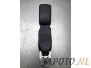 Usagé Insertion ceinture de sécurité arrière droite Suzuki Swift (ZA/ZC/ZD1/2/3/9) 1.3 VVT 16V Prix € 14,95 Règlement à la marge proposé par Japoto Parts B.V.
