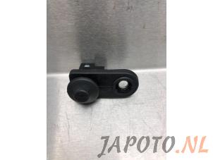 Used Door contact switch Kia Sportage (SL) 2.0 CVVT 16V 4x2 Price € 9,95 Margin scheme offered by Japoto Parts B.V.