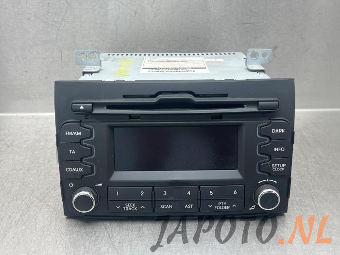 Reproductor de CD y radio de un Kia Sportage (SL) 2.0 CVVT 16V 4x2 2011