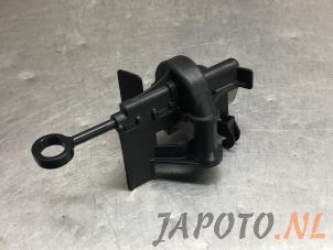 Used Tank flap lock motor Toyota Aygo (B40) 1.0 12V VVT-i Price € 14,99 Margin scheme offered by Japoto Parts B.V.