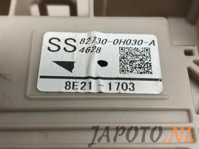 Fuse box from a Toyota Aygo (B40) 1.0 12V VVT-i 2018
