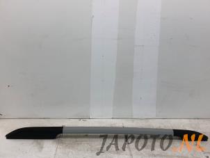 Gebrauchte Dachreling rechts Kia Soul I (AM) 1.6 CVVT 16V Preis auf Anfrage angeboten von Japoto Parts B.V.