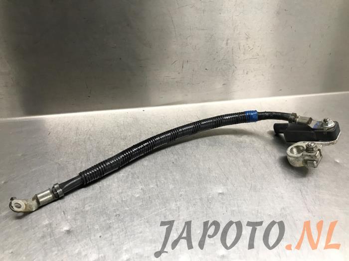 Battery sensor from a Honda Civic (FK6/7/8/9) 1.0i VTEC Turbo 12V 2018