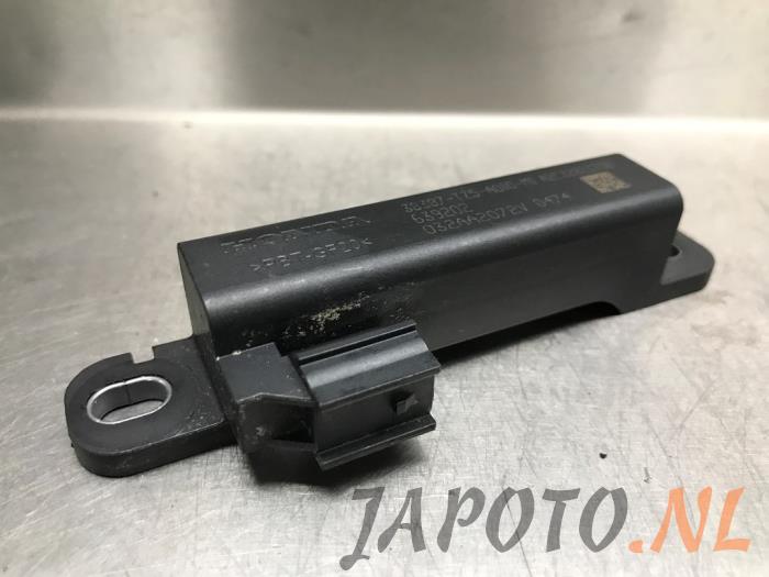 Używane Keyless Entry-Antena Honda Civic (FK6/7/8/9) 1.0i VTEC Turbo 12V Cena € 20,95 Procedura marży oferowane przez Japoto Parts B.V.