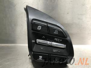 Używane Przelacznik kierownicy Hyundai Ioniq 1.6 GDI 16V Hybrid Cena € 49,00 Procedura marży oferowane przez Japoto Parts B.V.