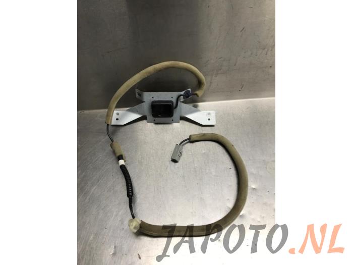 GPS antenna from a Honda Civic (FK6/7/8/9) 1.0i VTEC Turbo 12V 2018