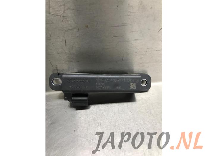 Używane Keyless Entry-Antena Honda Civic (FK6/7/8/9) 1.0i VTEC Turbo 12V Cena € 20,95 Procedura marży oferowane przez Japoto Parts B.V.