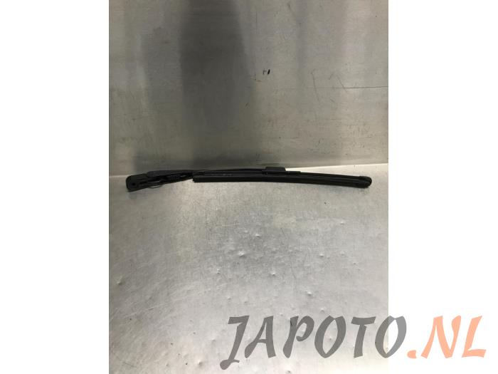 Rear wiper arm from a Honda Civic (FK6/7/8/9) 1.0i VTEC Turbo 12V 2018