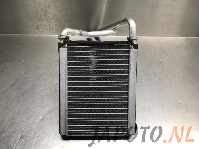 Heating radiator from a Toyota Corolla Verso (E12) 1.6 16V VVT-i 2003