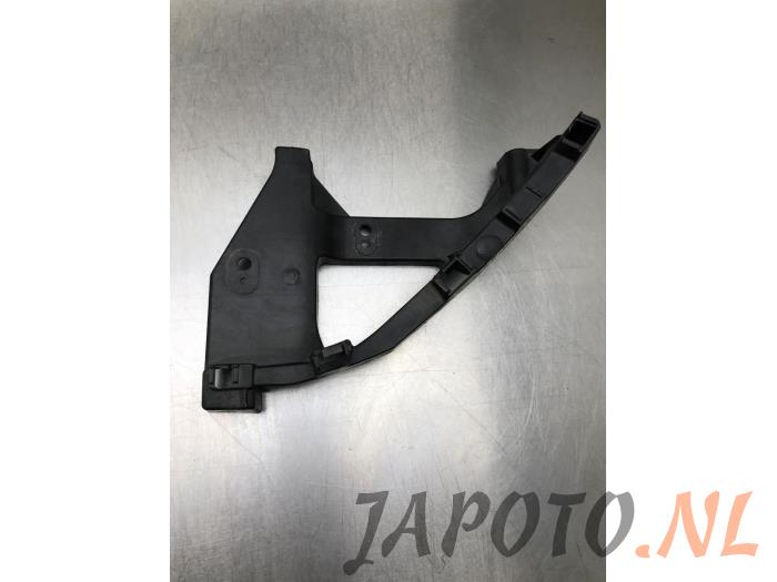 Front bumper bracket, left from a Honda Civic (FK6/7/8/9) 1.0i VTEC Turbo 12V 2018