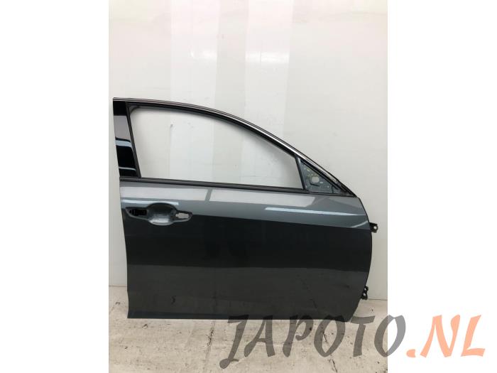 Front door 4-door, right from a Honda Civic (FK6/7/8/9) 1.0i VTEC Turbo 12V 2018