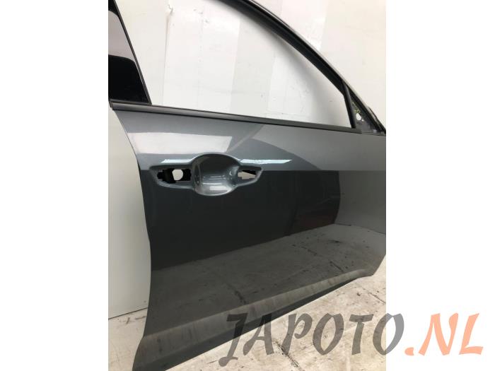 Front door 4-door, right from a Honda Civic (FK6/7/8/9) 1.0i VTEC Turbo 12V 2018