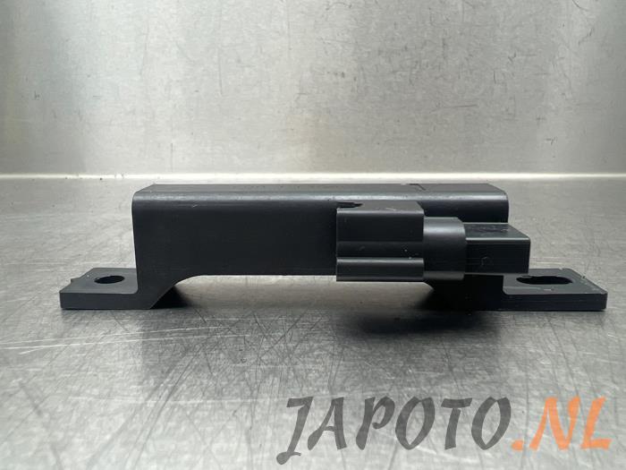 Używane Keyless Entry-Antena Nissan Note (E12) 1.2 68 Cena € 20,95 Procedura marży oferowane przez Japoto Parts B.V.