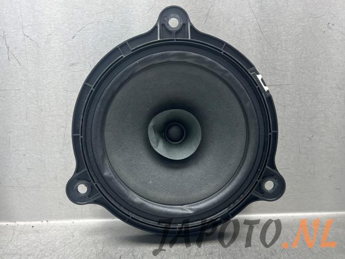 Używane Glosnik Nissan Note (E12) 1.2 68 Cena € 20,99 Procedura marży oferowane przez Japoto Parts B.V.