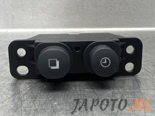 Used Switch (miscellaneous) Nissan Note (E12) 1.2 68 Price € 9,99 Margin scheme offered by Japoto Parts B.V.