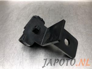 Used Outside temperature sensor Nissan Note (E12) 1.2 68 Price € 19,95 Margin scheme offered by Japoto Parts B.V.