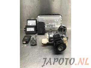 Usagé Serrure de contact + ordinateur Toyota Yaris III (P13) 1.0 12V VVT-i Prix € 199,95 Règlement à la marge proposé par Japoto Parts B.V.