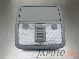 Usagé Eclairage intérieur avant Toyota RAV4 (A3) 2.0 16V VVT-i 4x4 Prix € 24,95 Règlement à la marge proposé par Japoto Parts B.V.