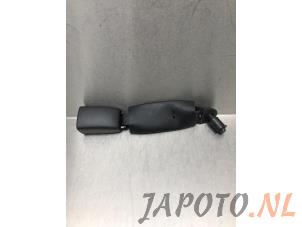 Usagé Insertion ceinture de sécurité arrière gauche Toyota RAV4 (A3) 2.0 16V VVT-i 4x4 Prix € 14,95 Règlement à la marge proposé par Japoto Parts B.V.
