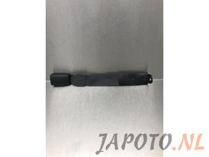 Usagé Insertion ceinture de sécurité arrière droite Toyota RAV4 (A3) 2.0 16V VVT-i 4x4 Prix € 19,95 Règlement à la marge proposé par Japoto Parts B.V.