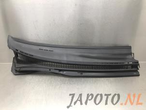Used Cowl top grille Toyota Corolla (E12) 1.6 16V VVT-i Price € 14,95 Margin scheme offered by Japoto Parts B.V.