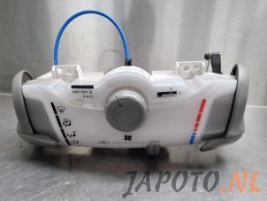 Używane Panel sterowania nagrzewnicy Toyota Aygo (B10) 1.0 12V VVT-i Cena € 49,95 Procedura marży oferowane przez Japoto Parts B.V.