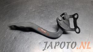 Usados Bisagra de capó Toyota Aygo (B10) 1.0 12V VVT-i Precio € 14,95 Norma de margen ofrecido por Japoto Parts B.V.