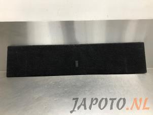 Usagé Plaque sol coffre Toyota RAV4 (A3) 2.0 16V VVT-i 4x4 Prix € 39,95 Règlement à la marge proposé par Japoto Parts B.V.