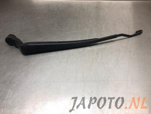 Used Front wiper arm Toyota iQ 1.0 12V VVT-i Price € 14,95 Margin scheme offered by Japoto Parts B.V.