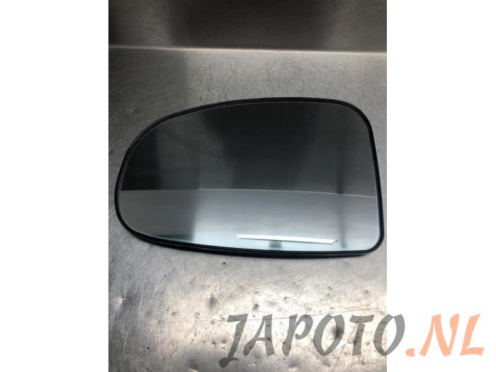 Używane Szyba lusterka lewego Toyota iQ 1.0 12V VVT-i Cena € 20,95 Procedura marży oferowane przez Japoto Parts B.V.