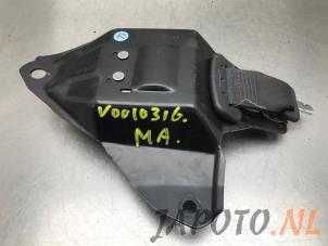 Usagé Ceinture de sécurité arrière centre Toyota RAV4 (A3) 2.0 16V VVT-i 4x4 Prix € 49,95 Règlement à la marge proposé par Japoto Parts B.V.