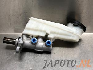 Używane Glówny cylinder hamulcowy Honda Civic (FK6/7/8/9) 1.0i VTEC Turbo 12V Cena € 49,95 Procedura marży oferowane przez Japoto Parts B.V.