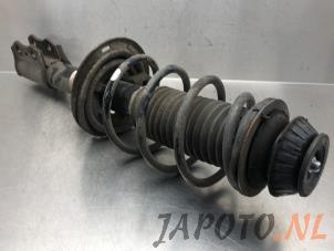 Used Front shock absorber rod, right Toyota Yaris III (P13) 1.0 12V VVT-i Price € 39,95 Margin scheme offered by Japoto Parts B.V.