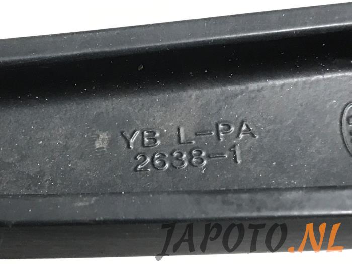Scheibenwischerarm vorne van een Kia Rio IV (YB) 1.0i T-GDi 100 12V 2018