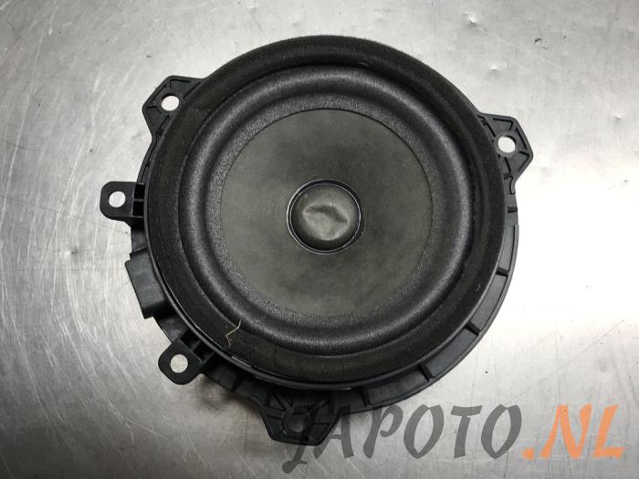 Używane Glosnik Kia Rio IV (YB) 1.0i T-GDi 100 12V Cena € 15,70 Procedura marży oferowane przez Japoto Parts B.V.