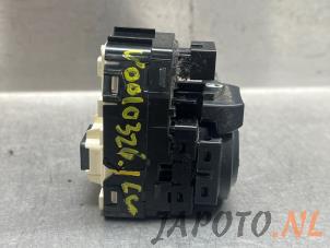 Used Mirror switch Kia Rio IV (YB) 1.0i T-GDi 100 12V Price € 19,95 Margin scheme offered by Japoto Parts B.V.