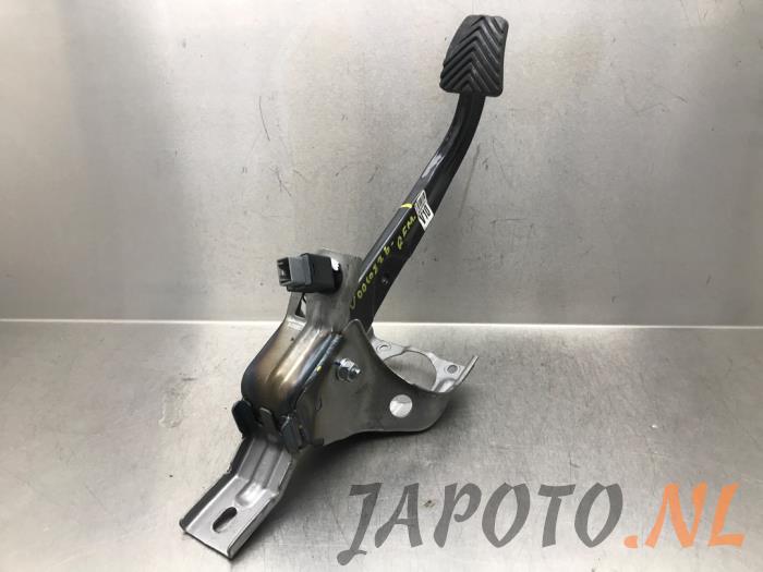 Brake pedal from a Kia Rio IV (YB) 1.0i T-GDi 100 12V 2018