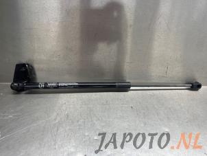 Gebrauchte Gasdämpfer links hinten Kia Rio IV (YB) 1.0i T-GDi 100 12V Preis € 14,95 Margenregelung angeboten von Japoto Parts B.V.