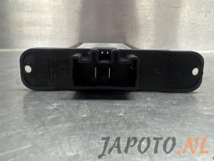 Used Heating element Kia Rio IV (YB) 1.0i T-GDi 100 12V Price on request offered by Japoto Parts B.V.