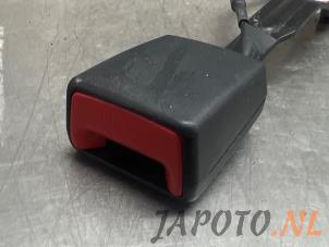 Gebrauchte Sicherheitsgurt Schließe links vorne Kia Rio IV (YB) 1.0i T-GDi 100 12V Preis € 19,95 Margenregelung angeboten von Japoto Parts B.V.