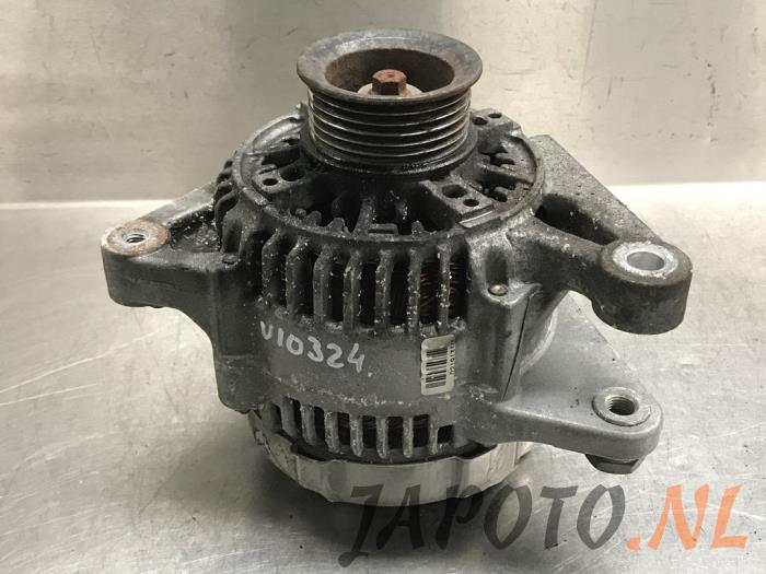 Gebrauchte Dynamo Toyota Corolla (E12) 1.6 16V VVT-i Preis € 36,70 Margenregelung angeboten von Japoto Parts B.V.