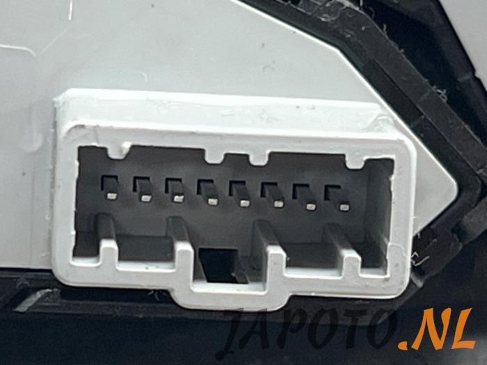 Interruptor de mando de volante de un Hyundai i30 (GDHB5) 1.6 CRDi 16V VGT 2012