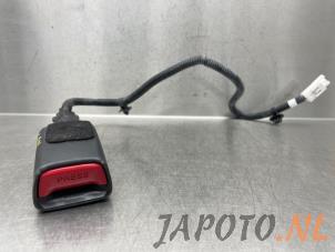 Usagé Insertion ceinture de sécurité avant droite Hyundai i30 (GDHB5) 1.6 GDI Blue 16V Prix € 14,95 Règlement à la marge proposé par Japoto Parts B.V.