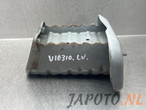 Used Front part support Toyota Yaris III (P13) 1.0 12V VVT-i Price € 19,95 Margin scheme offered by Japoto Parts B.V.