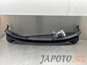 Used Cowl top grille Hyundai i30 (GDHB5) 1.6 GDI Blue 16V Price € 39,95 Margin scheme offered by Japoto Parts B.V.